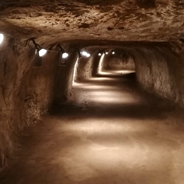 Chodby v podzemí kaštieľa v Modrom Kameni