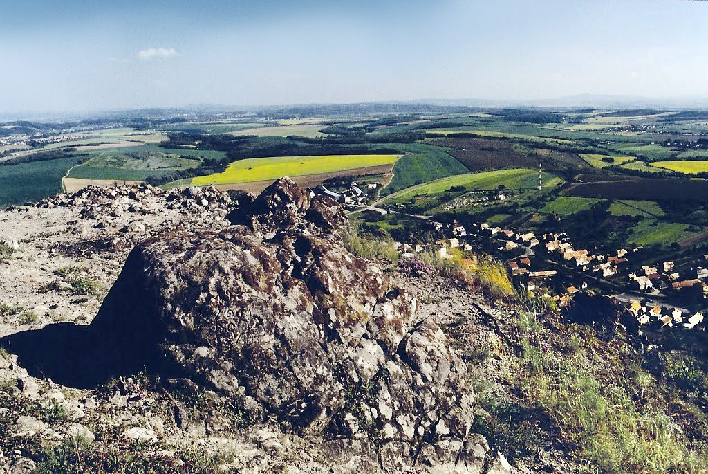 Penzión U Huberta - 15 km od penziónu sa nachádza zaujímavý prírodný útvar Kosihovský kamenný vrch